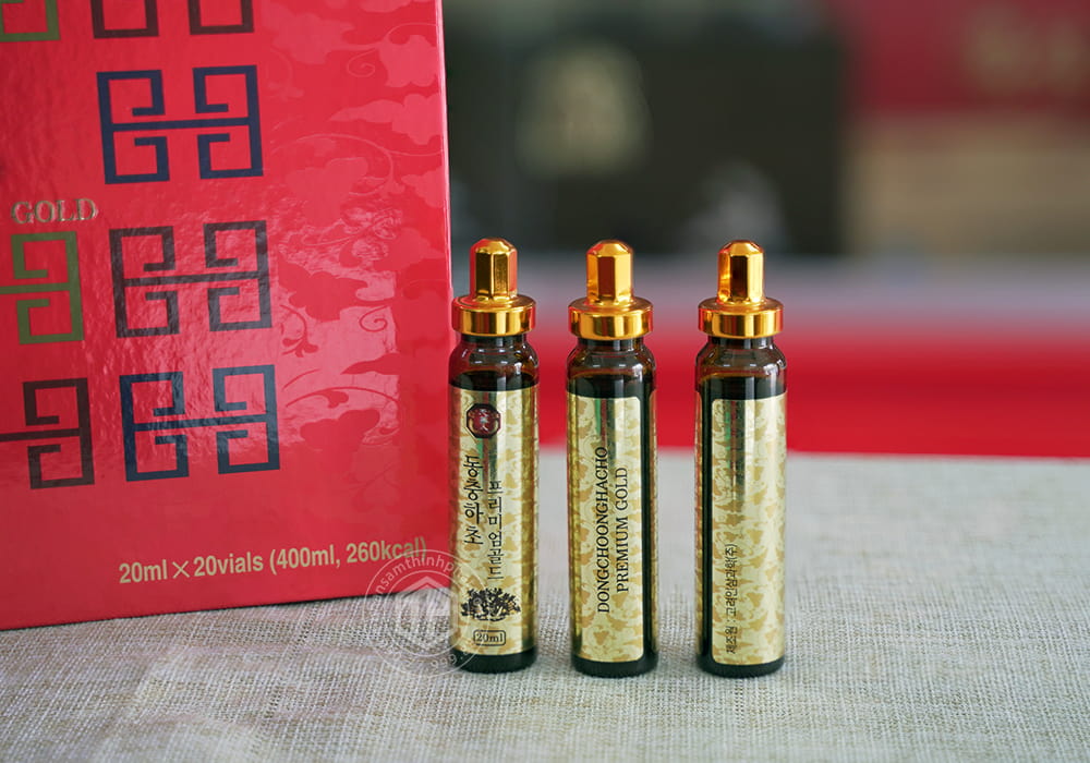 Nước đông trùng hạ thảo Hàn Quốc hộp 20 ống Nước đông trùng hạ thảo Hàn Quốc hộp 20 ống