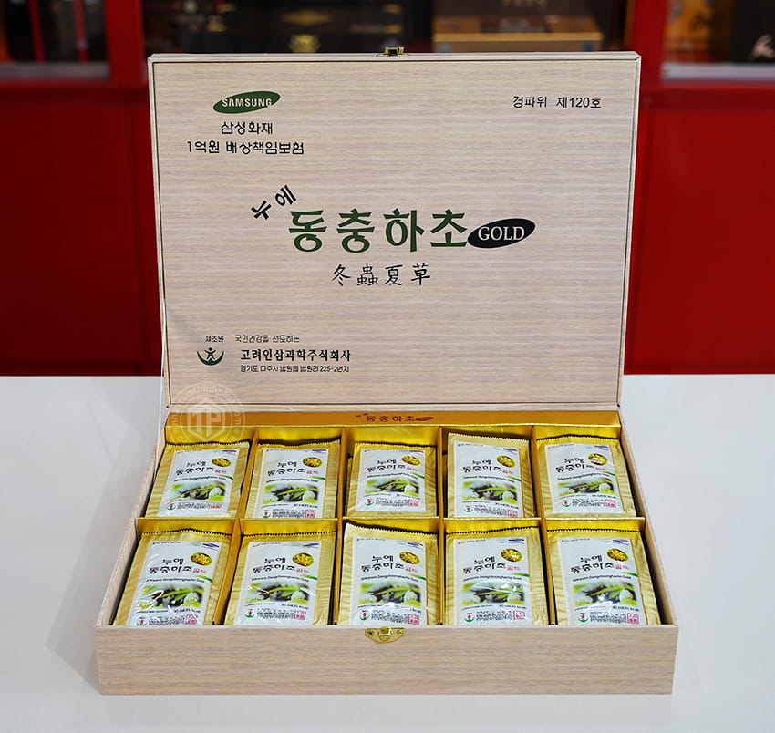 Nước đông trùng hạ thảo Hàn Quốc hộp gỗ 60 gói
